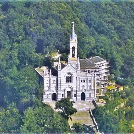 Fronte Del Golf Rapallo