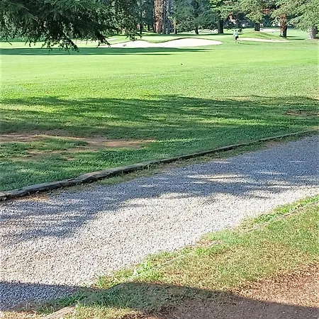 Fronte Del Golf アパート