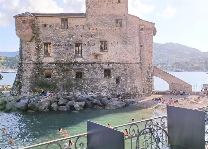 Fronte Del Golf Rapallo